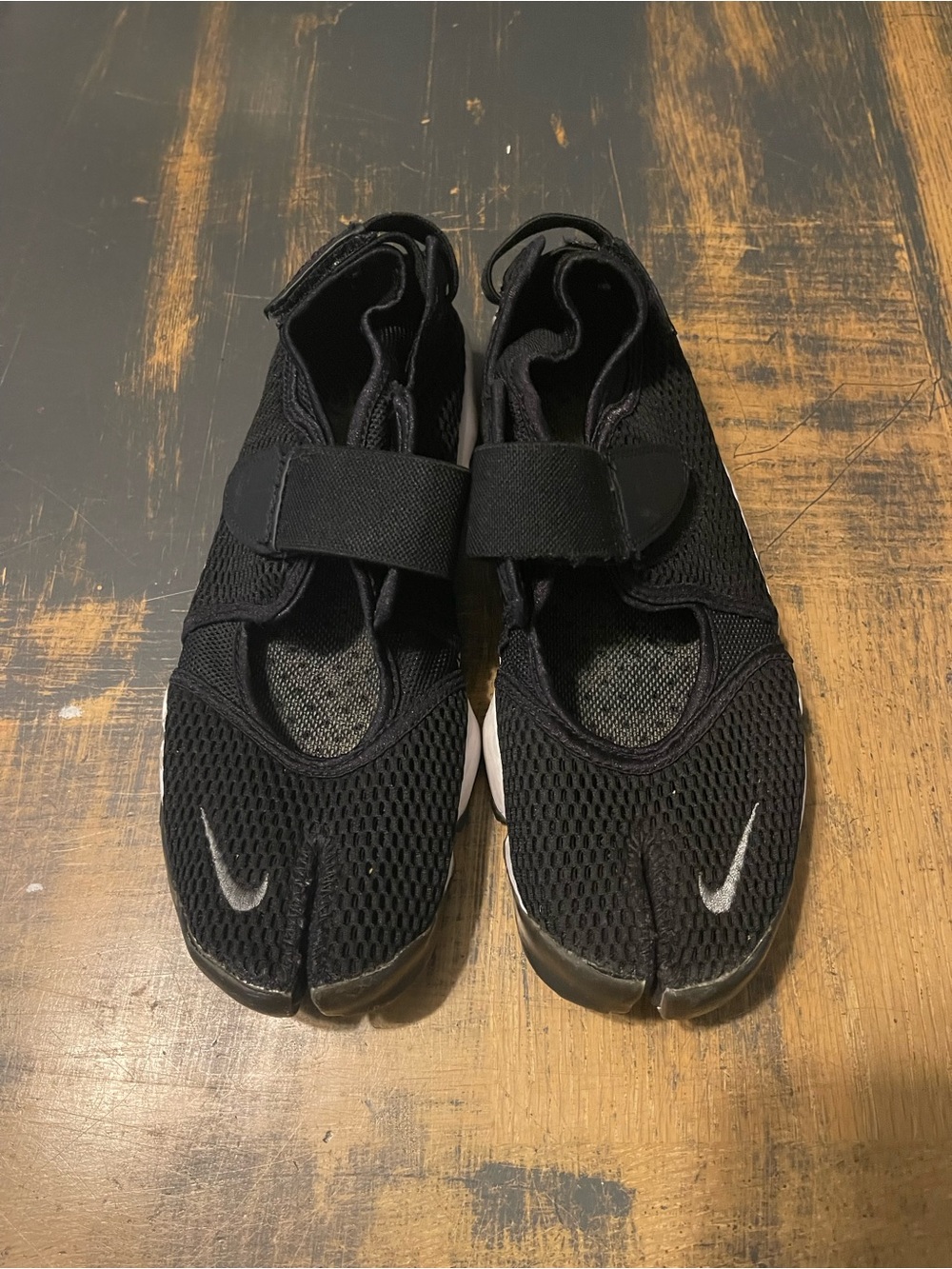 Nike Air Rift Breathe Men’s 10.5  (Women’s 12) Black/White